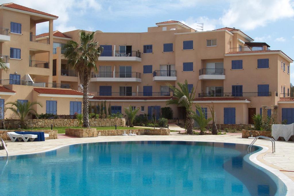 King'S Palace Apartment Пафос Екстериор снимка